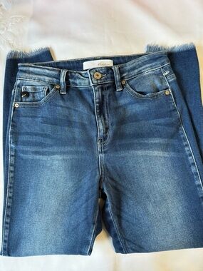 Kancan, high-rise ankle, skinny, medium wash jeans. Size 5